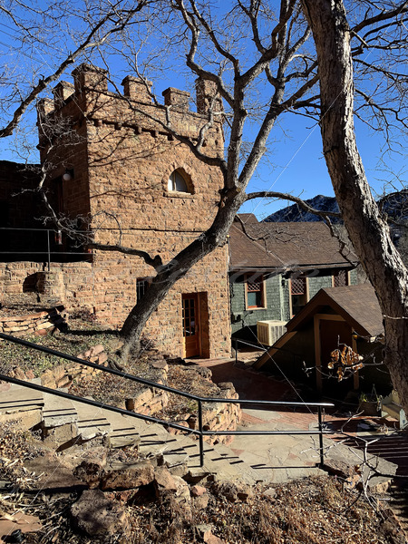 Miramont Castle – Manitou - DileVale